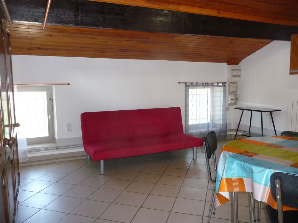 grand studio meublé de 32m privas