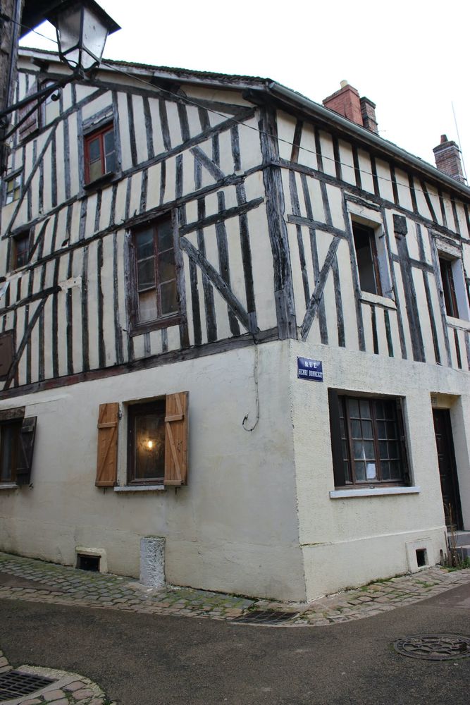 Maison à colombages prête à rénover
