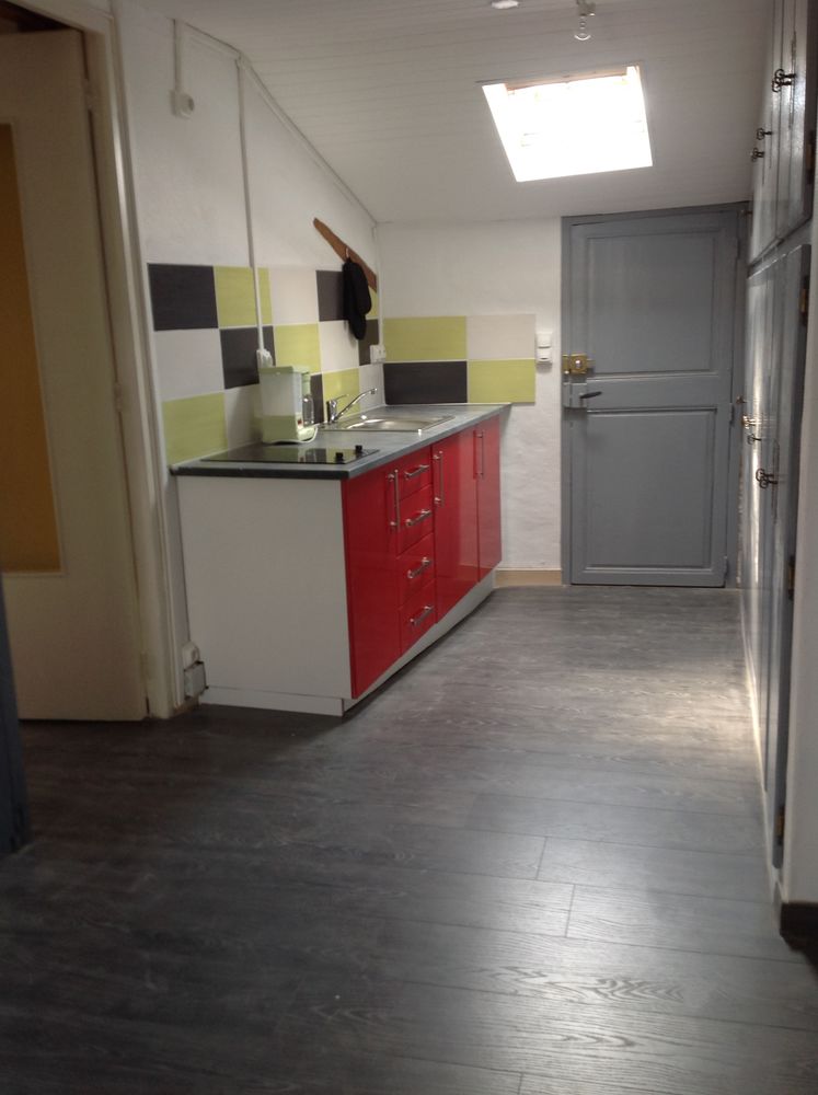un appartement T2 meublé à noyant 49490 sans commerce