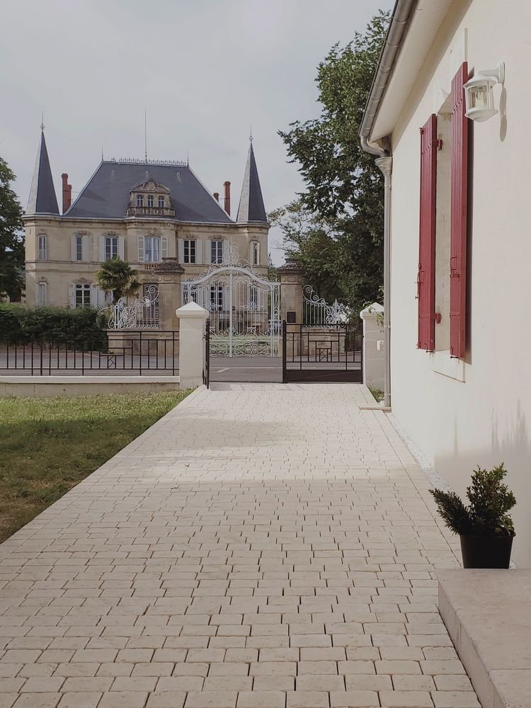 Maison de caractère face à un château 175m2 à Pineuilh