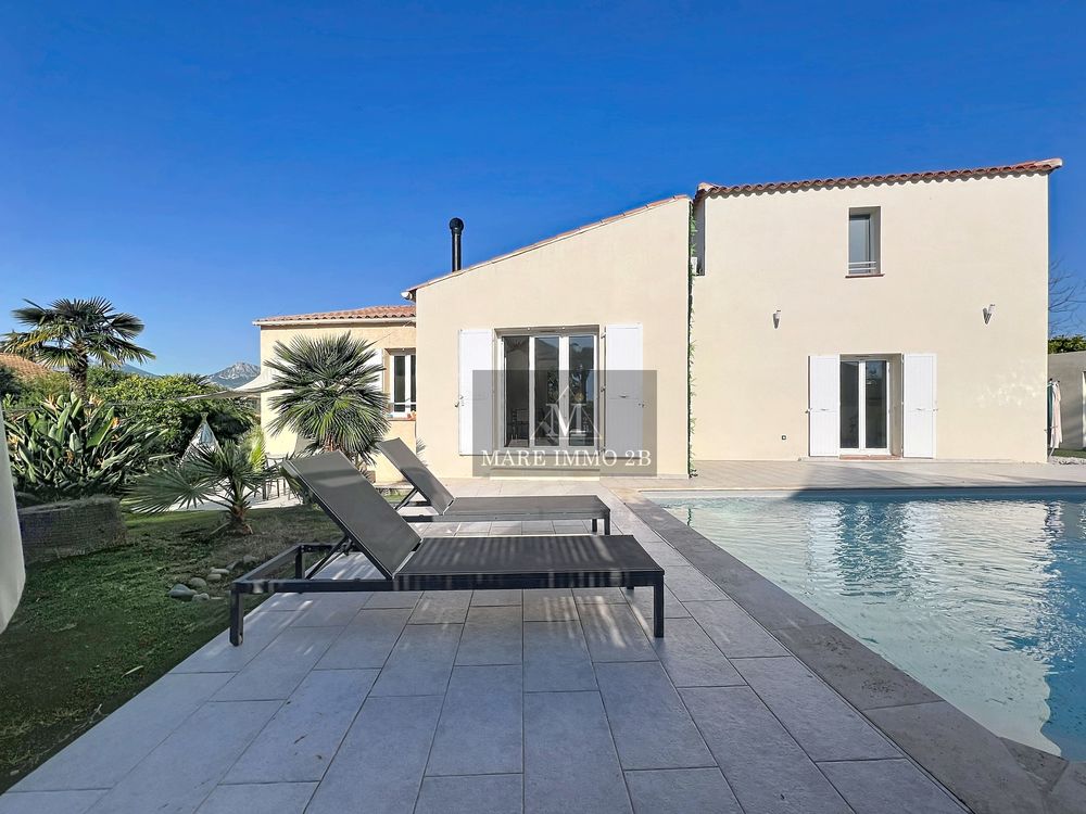 VILLA AVEC PISCINE
