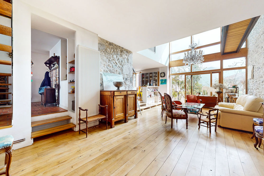 ** jolie maison de 210 m² ? Lumineuse ? Bcp de charme**