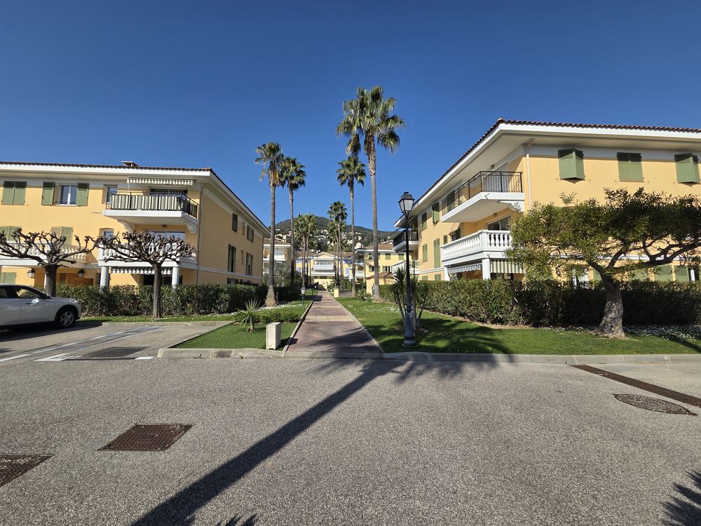 T3 de 60m2 en rez, au calme situé à Mandelieu La Napoule