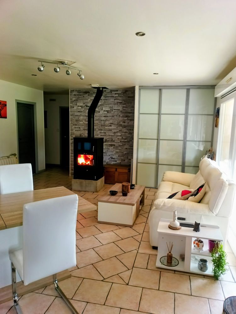 Maison T6 avec grand garage et terrain