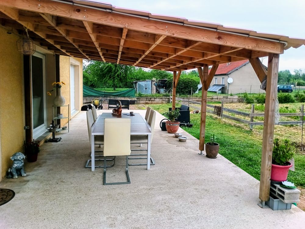Maison T6 avec grand garage et terrain