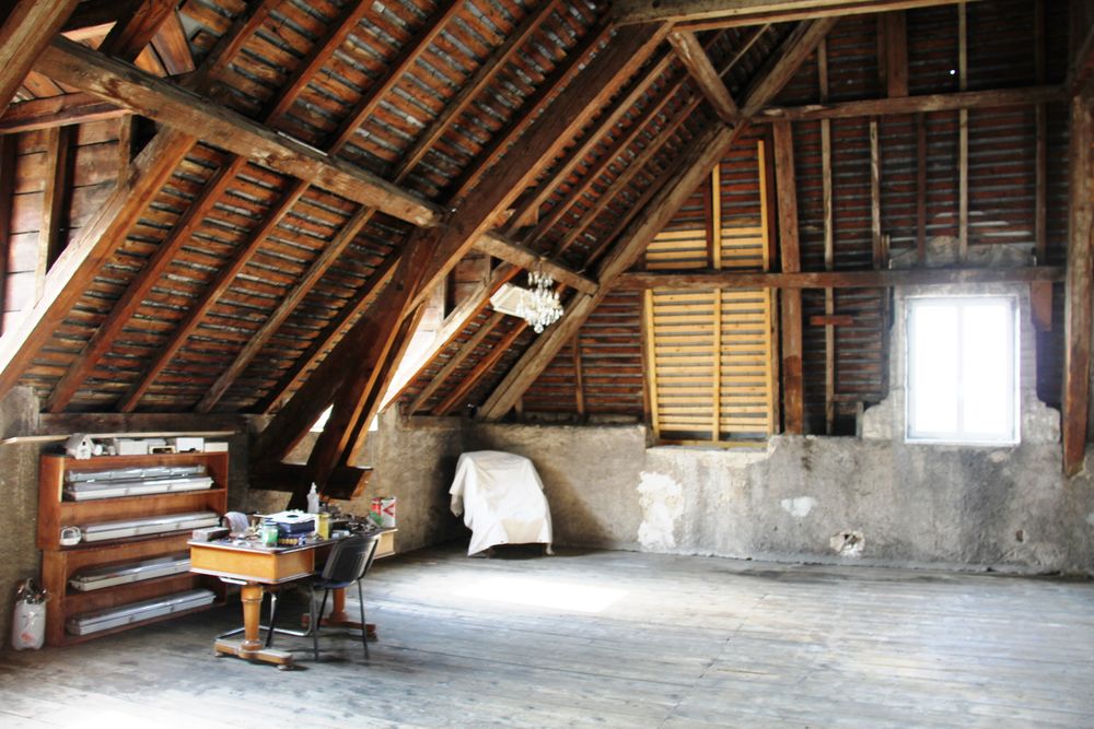BEL ATELIER SOUS COMBLE AU PORT DE FRANCE