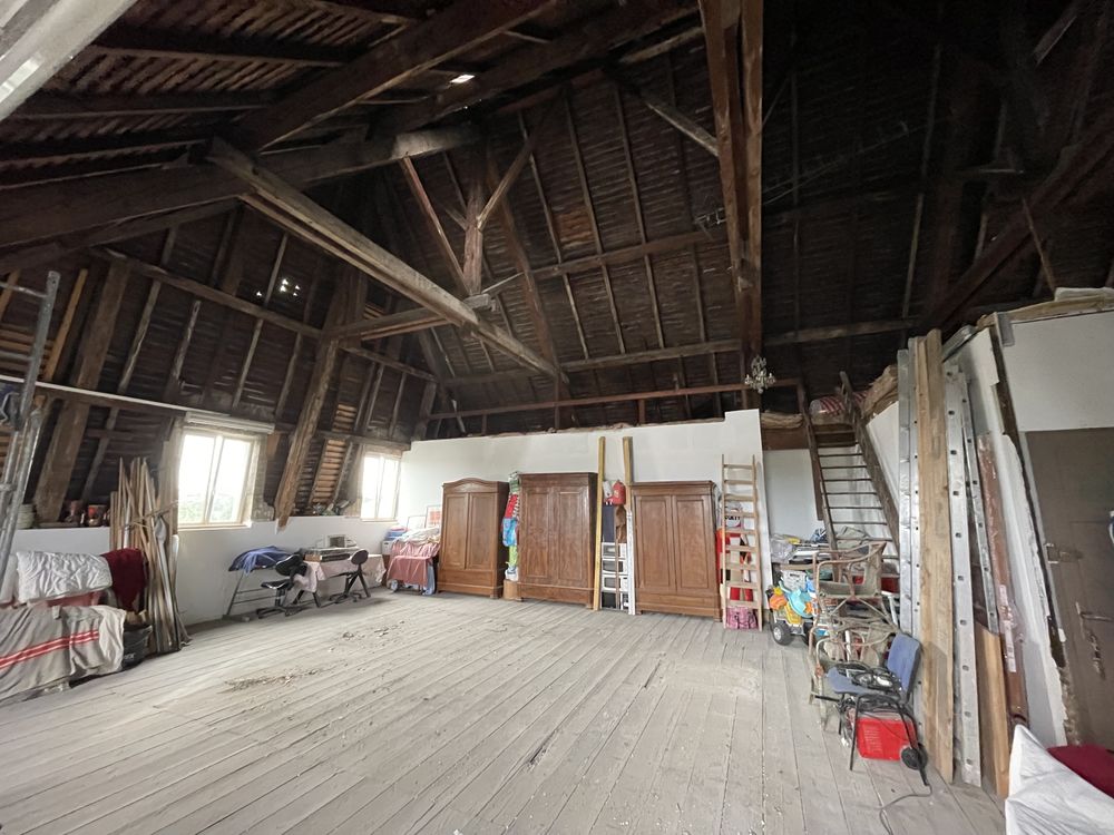 BEL ATELIER SOUS COMBLE AU PORT DE FRANCE