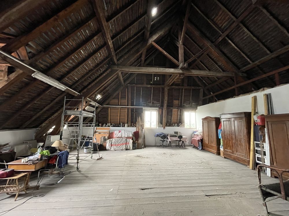 BEL ATELIER SOUS COMBLE AU PORT DE FRANCE