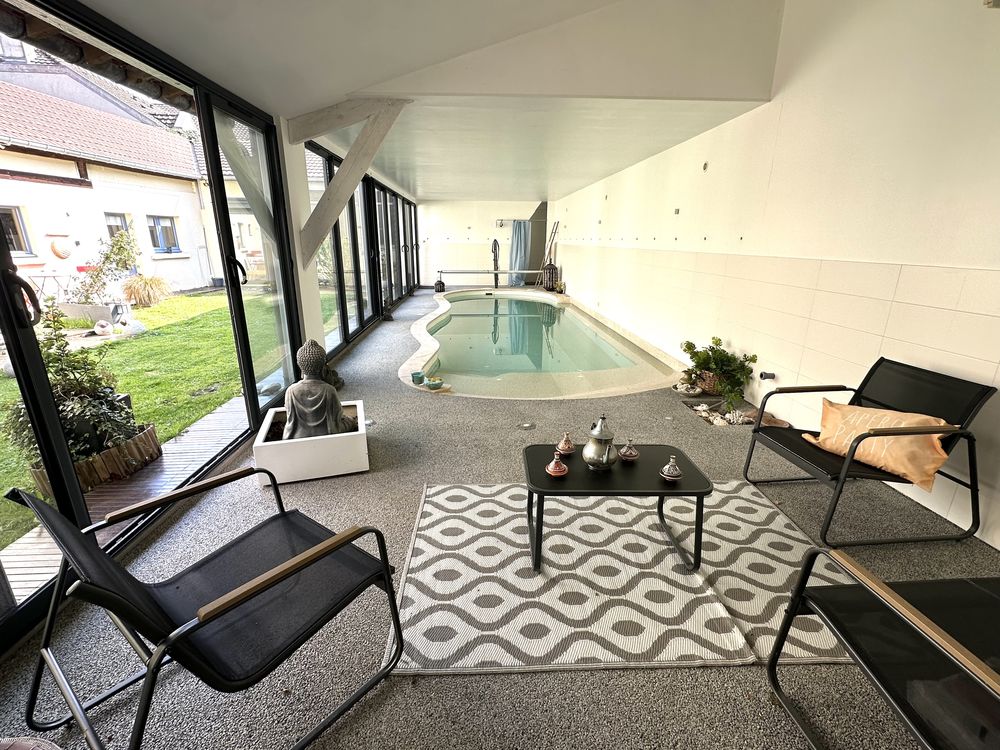Maison de caractère avec Piscine couverte et T2 indépendant