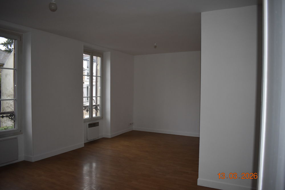 CHEVREUSE F4 AVEC JARDIN PARFAIT ETAT CENTRE VILLE