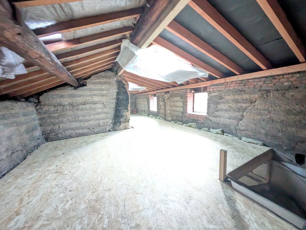 Combles à aménager de plus de 68m2