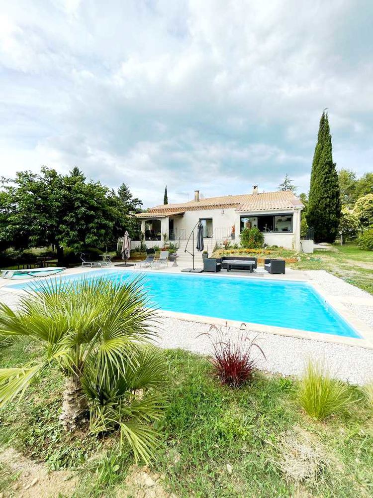 Superbe villa de 160m2 avec piscine 5x10m sur grand terrain