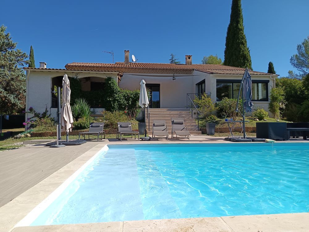 Superbe villa de 160m2 avec piscine 5x10m sur grand terrain