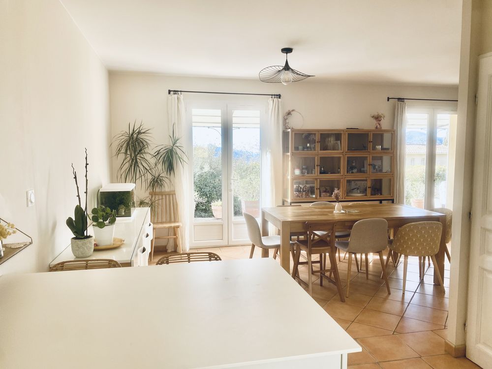 Villa piscine avec vue dégagée, au calme, proche centreville