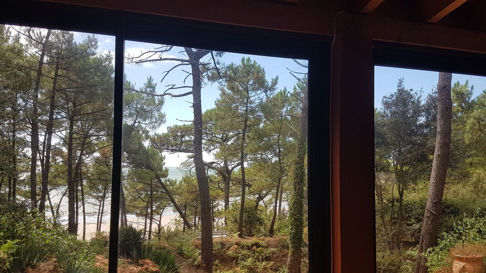 NUE PROPRIETE D'UNE BELLE PROPRIETE VUE MER