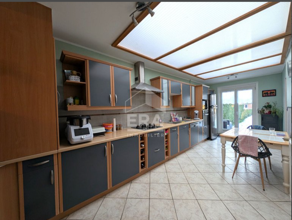 82 m2 jardin 150 m2 environ garage à proximité en