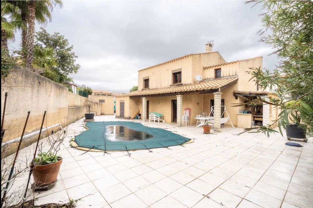 Villa 4 faces piscine Pézenas secteur prisé