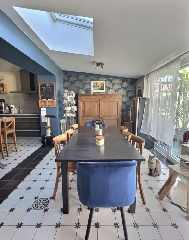 Charmante Maison jumelée avec jardin et salon d été