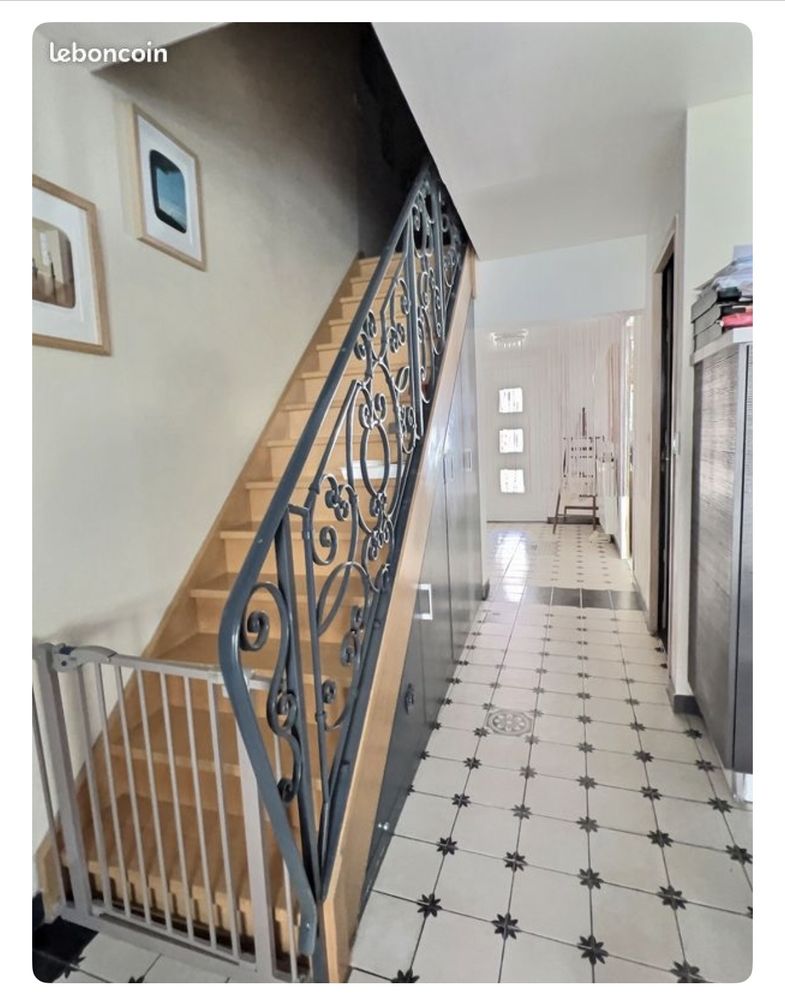 Charmante Maison jumelée avec jardin et salon d été