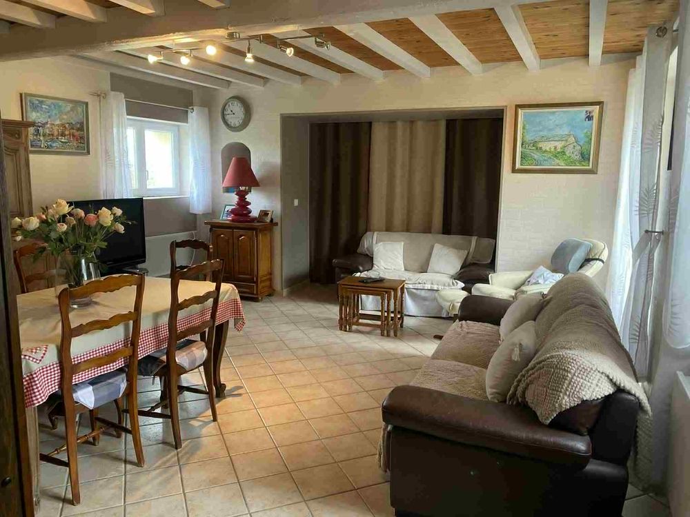 sur 9200m2 ! Arthun . Ancien corps de ferme rénové