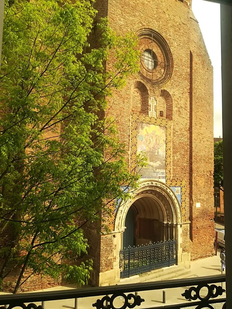 superbe appartement ancien, T4, centre de Montauban, à 200m
