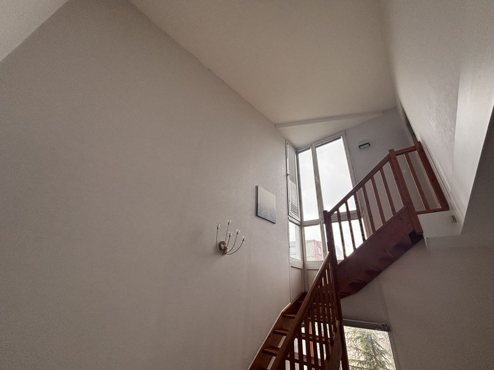 Duplex dernier étage dans résidence de 3 etages
