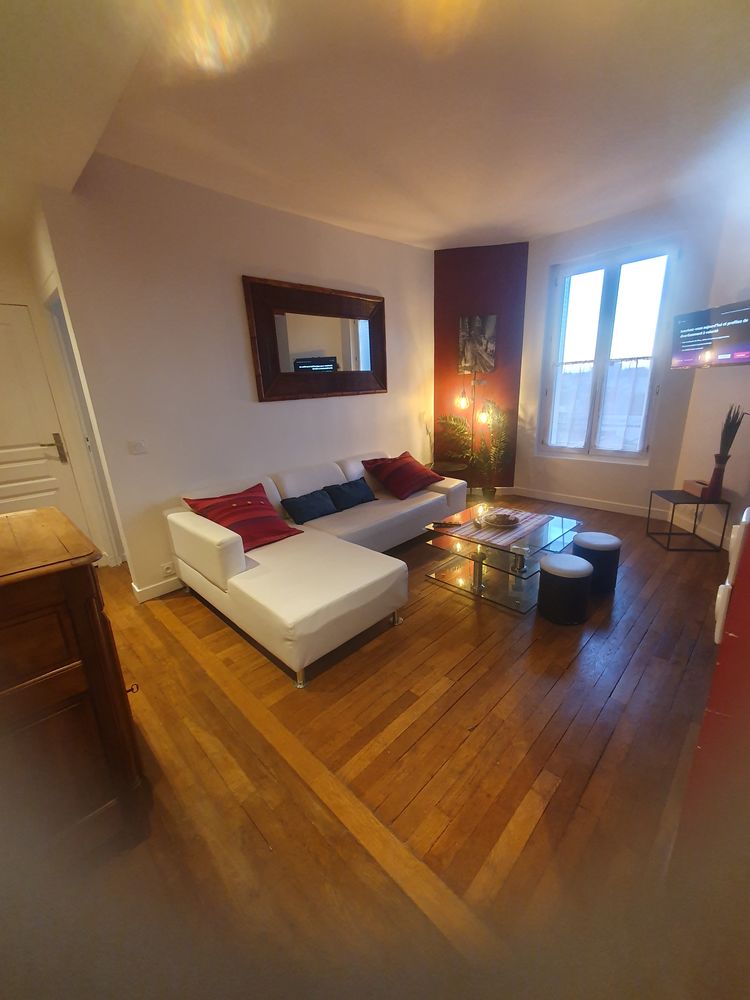 BEAU F2 LUMINEUX DE 40M2, centre ville Basoche.