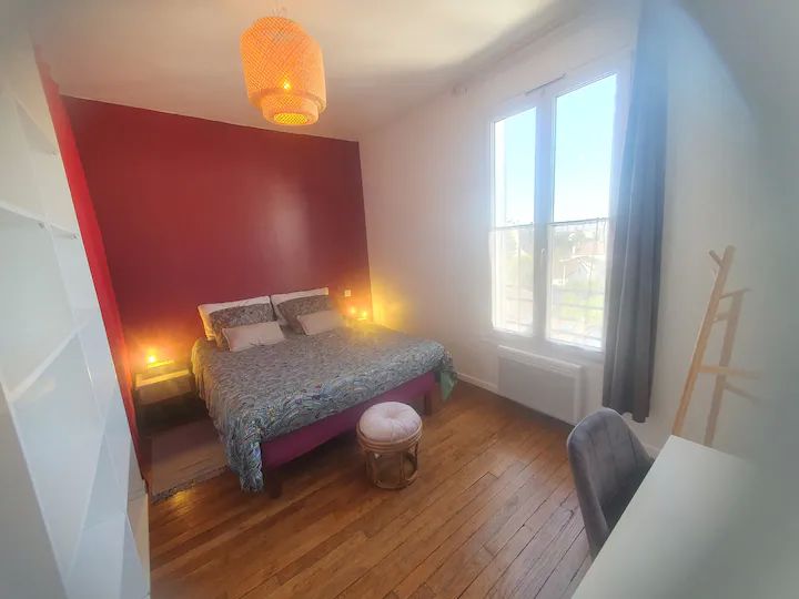 BEAU F2 LUMINEUX DE 40M2, centre ville Basoche.