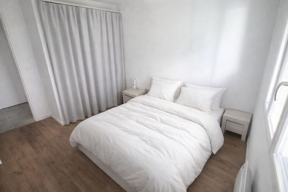 App meublé 45 m²+ jardin 50 m² +parking proche gare de Melun
