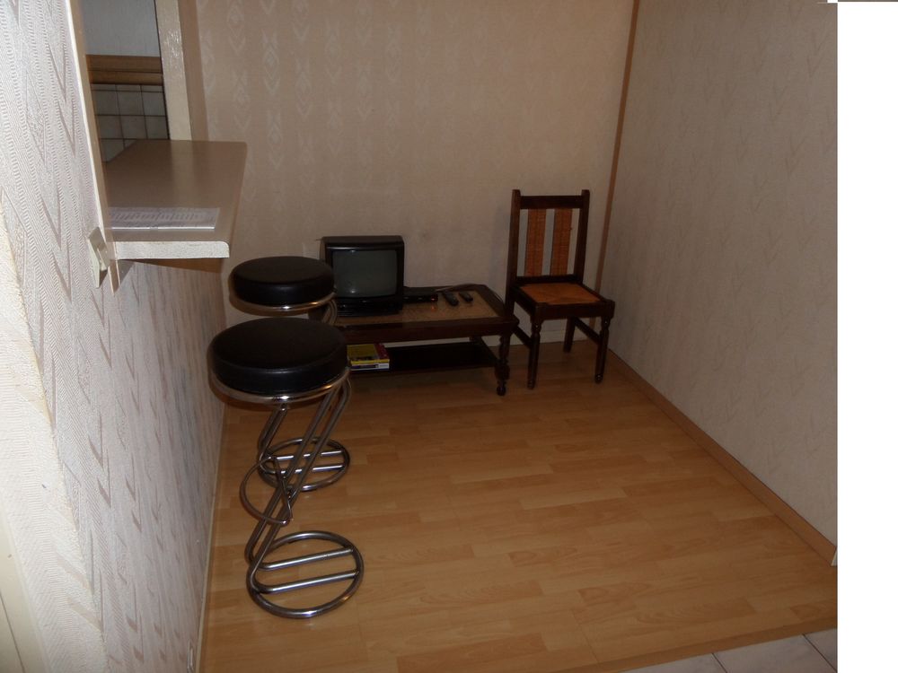 STUDIO 28M² Centre ville PAU 2 Pas de Place Clémenceau