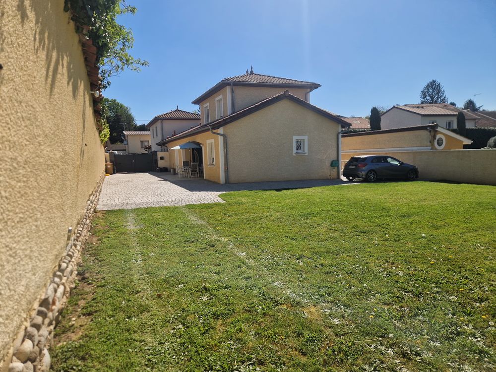 Villa contemporaine Saint laurent de mûre