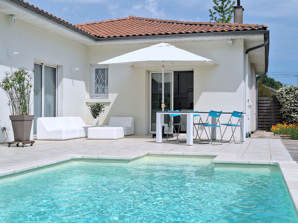 Maison plain pied 130 m² garage dépendance piscine