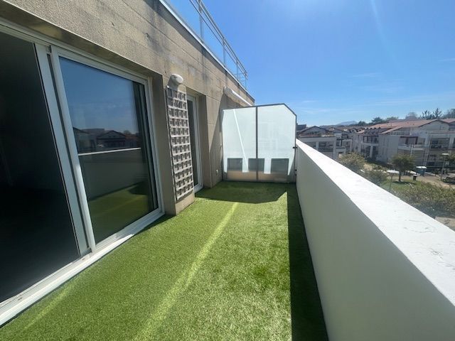 Apt T4 Angiet bien situé standing 2sdb 2wc 2park terrasse