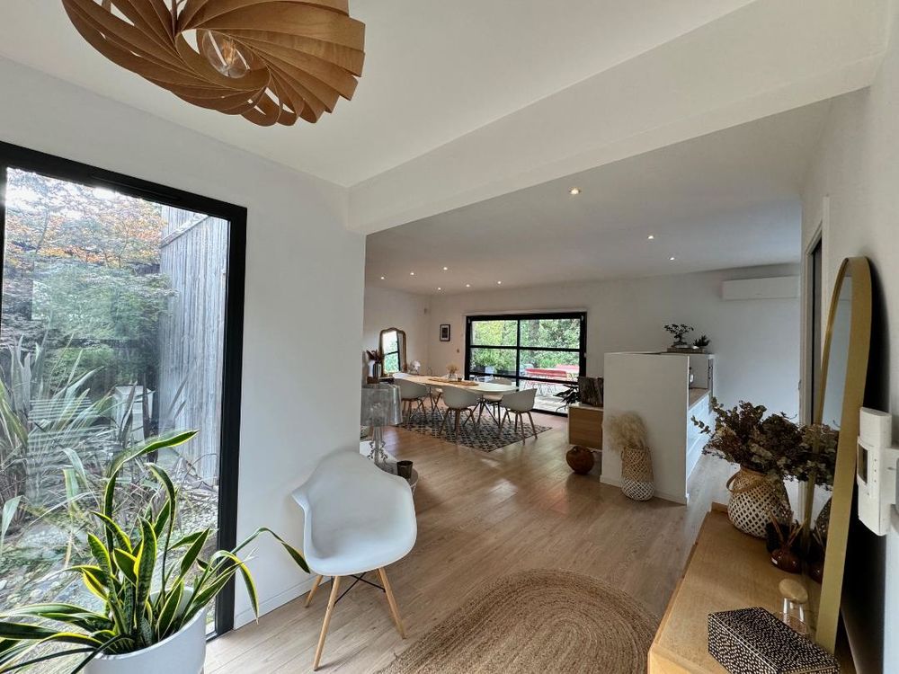 Maison contemporaine avec piscine St Jean