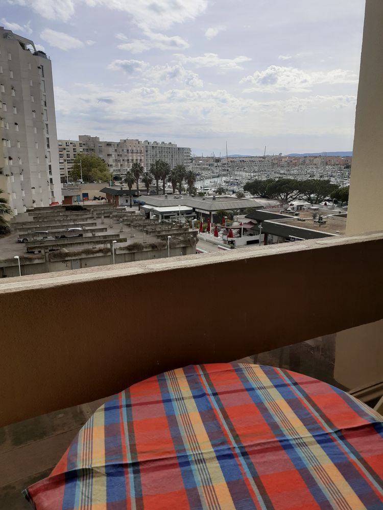T1 possibilité T2 avec terrasse, clim et vue port