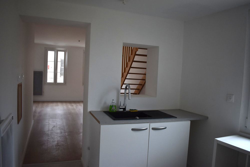 DUPLEX 2 CHAMBRES ENTIEREMENT RENOVE CENTRE MARINES