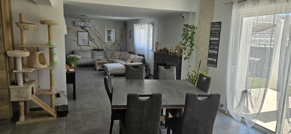 Maison Plain-pied de 140m2 lumineuse et ensoleillée.