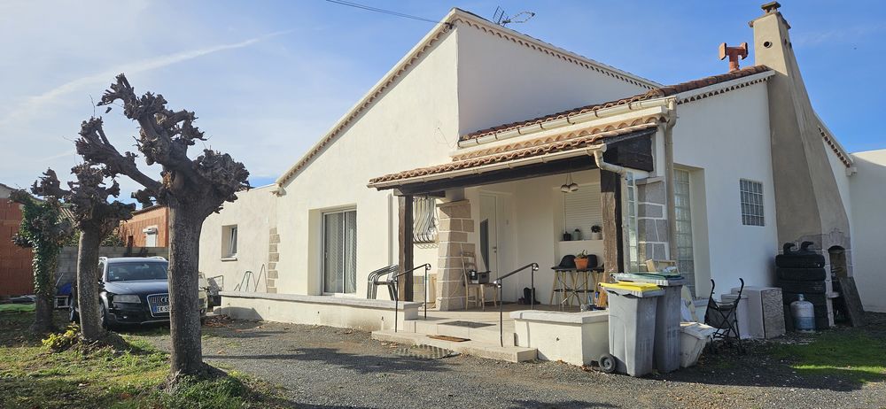 Maison Plain-pied de 140m2 lumineuse et ensoleillée.
