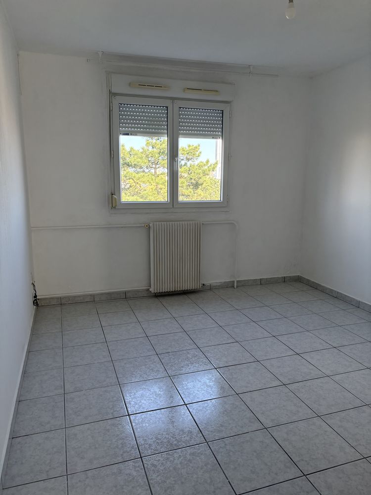 Apparemment salon et 3 chambres