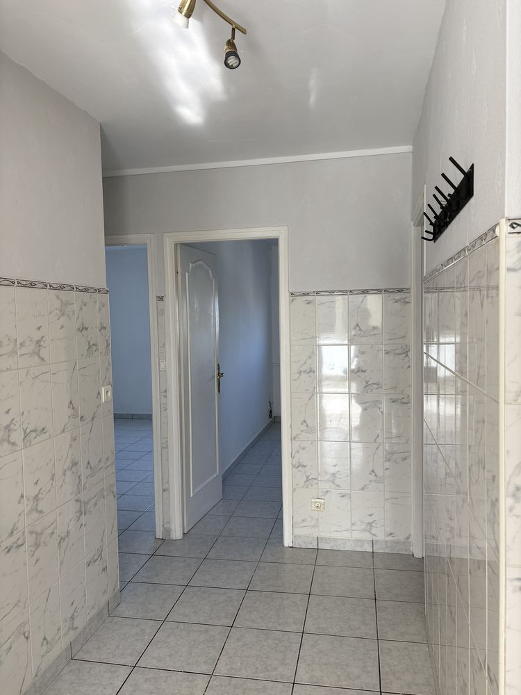 Apparemment salon et 3 chambres