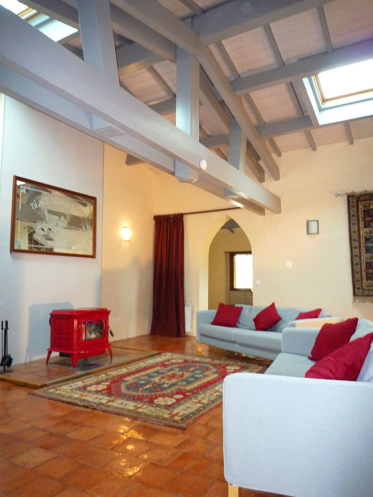 Belle maison plain pied avec grand garage.