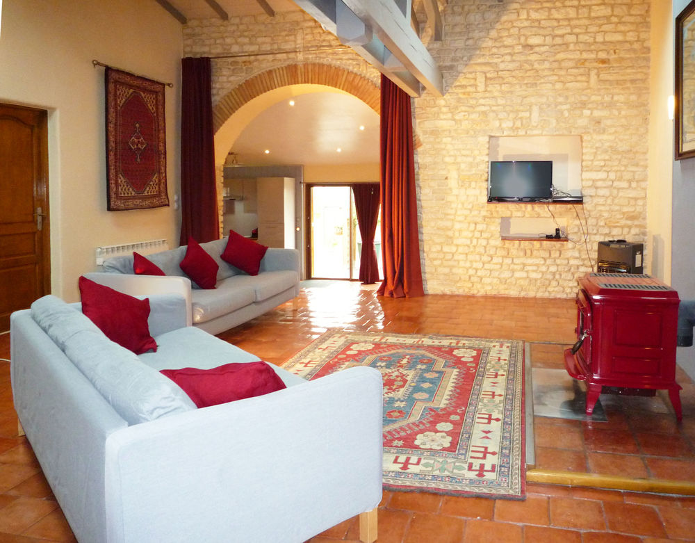 Belle maison plain pied avec grand garage.