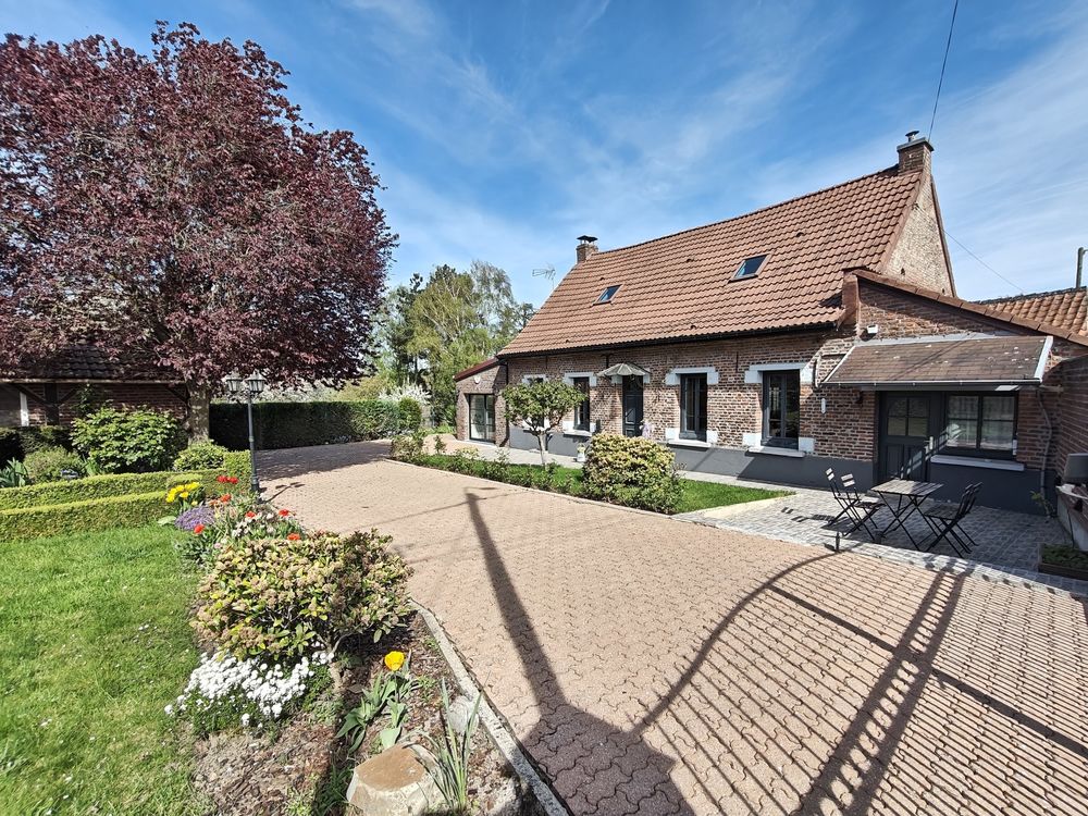 Maison de caractère rénovée, plein Sud, en impasse