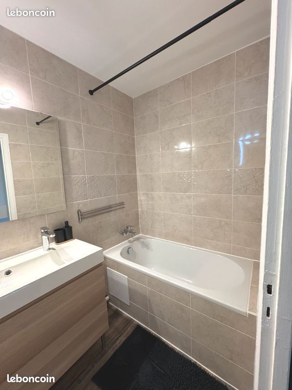 RENTABLE 11,5% | 790 Cash-flow net | Melun Gendarmerie