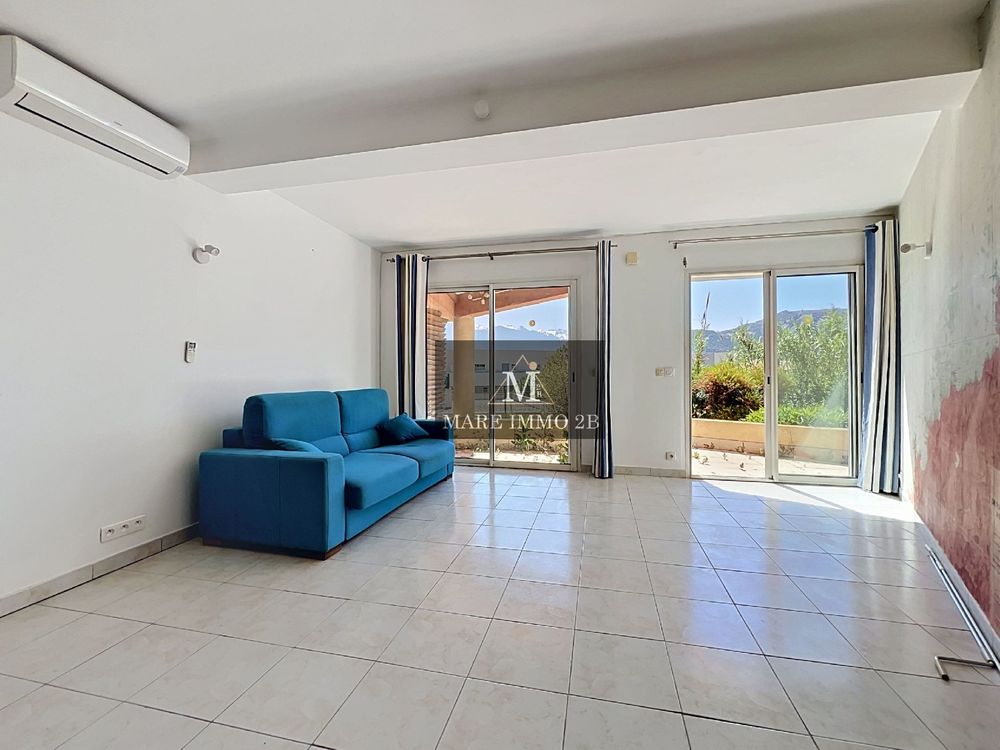 Idéalement situé Appartement avec terrasse et parking