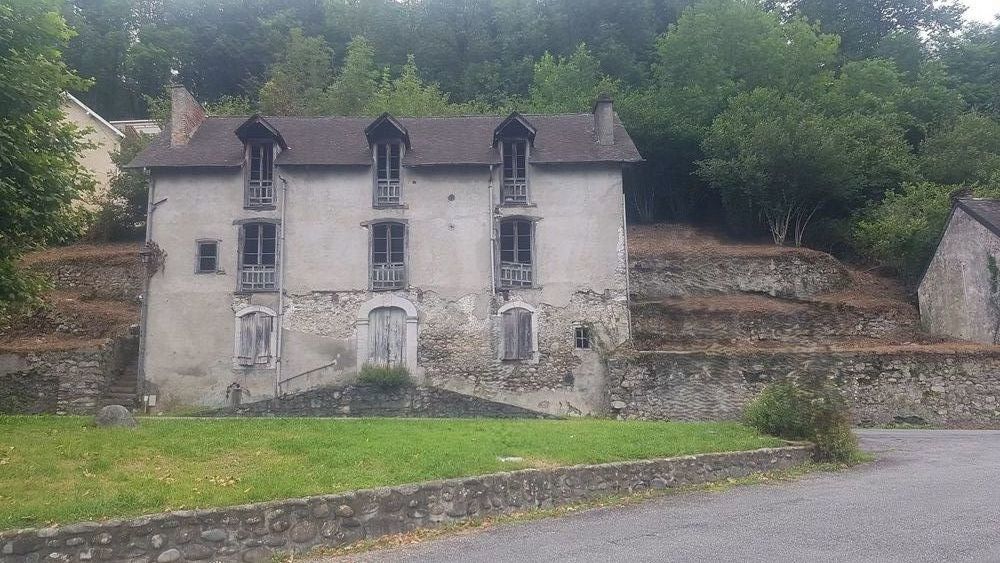 1 maison à fort potentiel avec jardin à rénover entièrement
