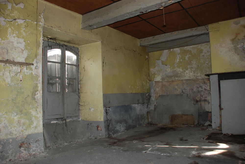 1 maison à fort potentiel avec jardin à rénover entièrement