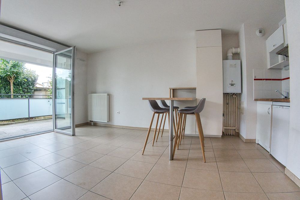 T2 quartier très calme - terrasse 7 m² - parking sécurisé