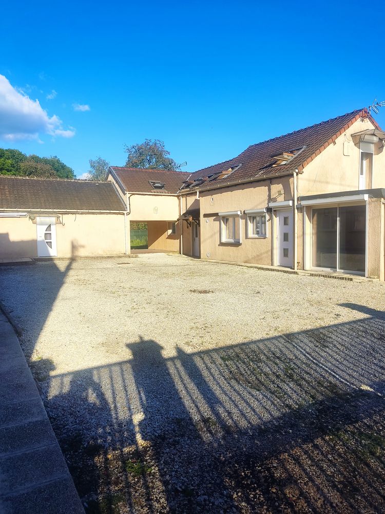 Ensemble immobilier 3 habitations + terrain constructible