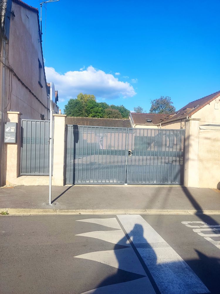 Ensemble immobilier 3 habitations + terrain constructible